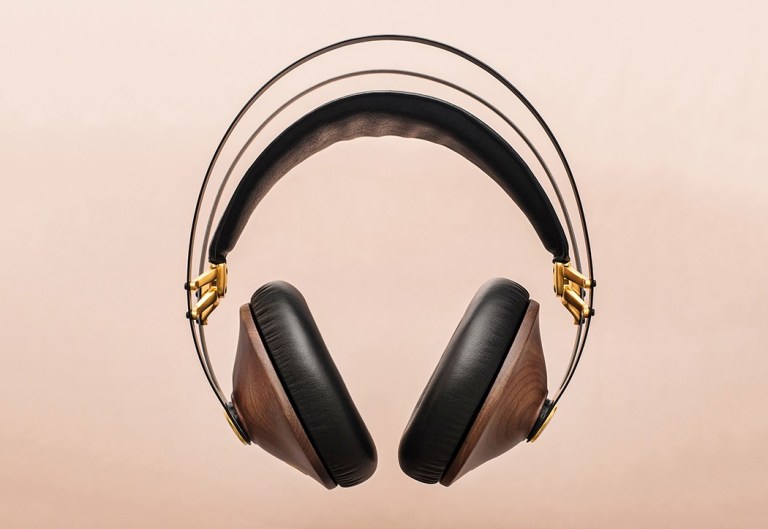 99classics_headphones_2