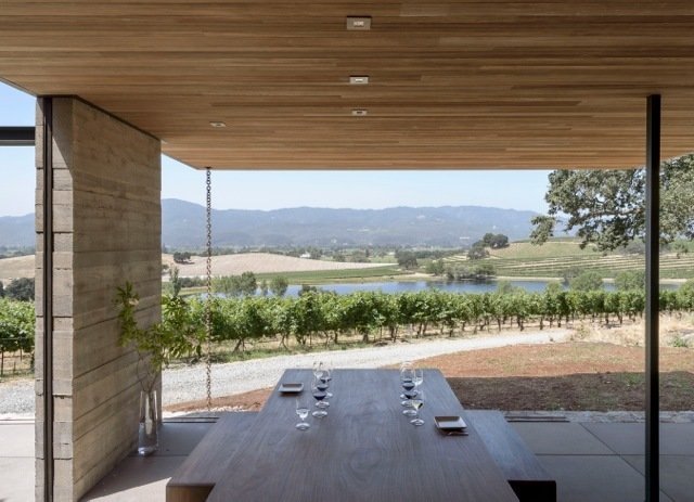 modern-pavilion-in-the-napa-valley-made-from-wood-and-concrete